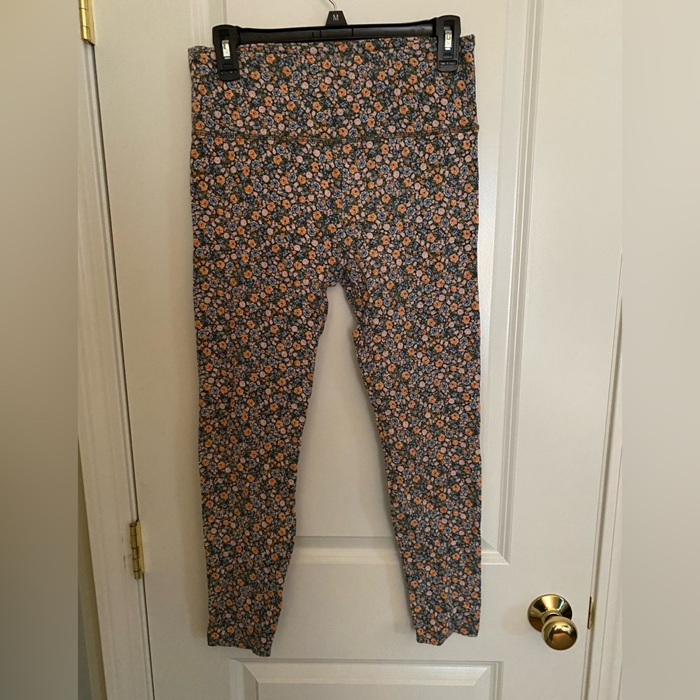 Lou & Grey floral leggings new without tags, size M